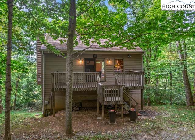 Property at 165 Collier Ln, Banner Elk, NC 28604, 3 beds, 2.5 baths
