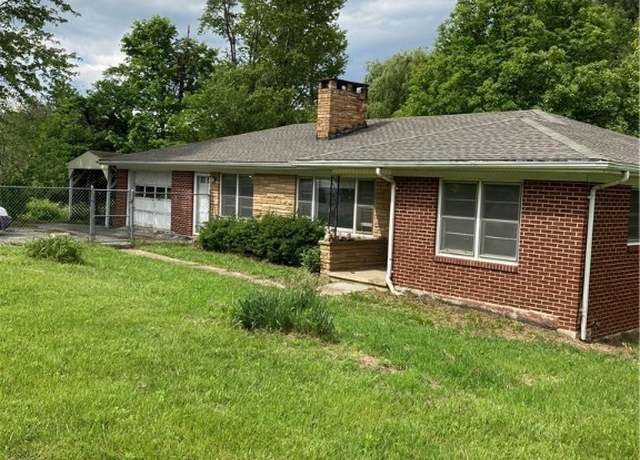 Property at 5854 US Highway 421n Hwy, Vilas, NC 28692, 2 beds, 1.5 baths