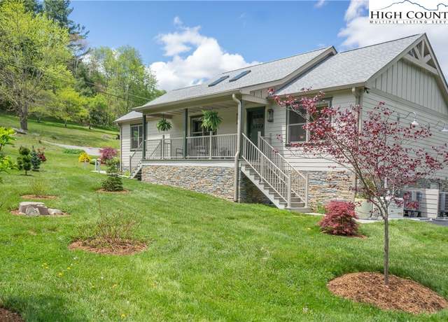 Property at 667 Ransom St, Blowing Rock, NC 28605, 3 beds, 2 baths