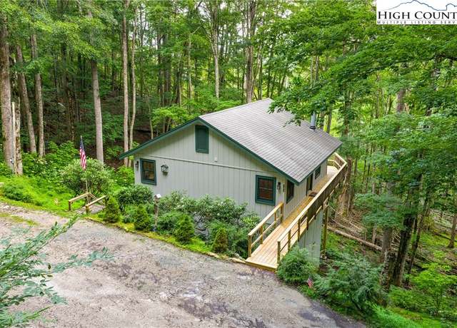 Property at 121 Hollow Tree Rd, Beech Mountain, NC 28604, 3 beds, 2 baths