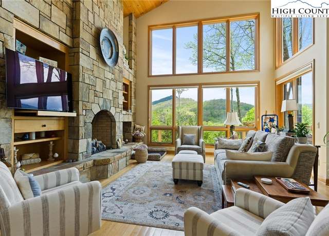 Property at 1517 Cranberry Cove Dr, Linville, NC 28646, 2 beds, 3 baths
