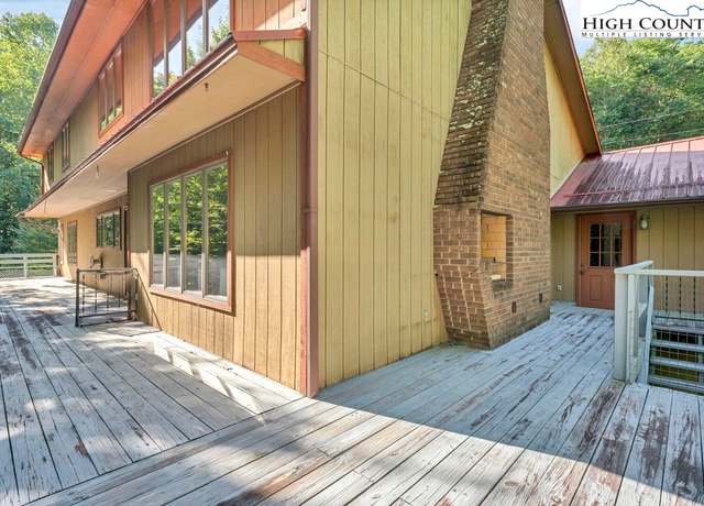 Property at 358 Devonwood Dr, Boone, NC 28607, 4 beds, 3 baths