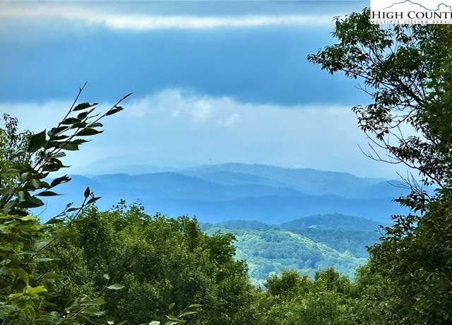 Property at 11 Fox Crest Rd, Beech Mountain, NC 28604