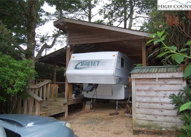 Property at 158 Trillium Rd, Newland, NC 28646