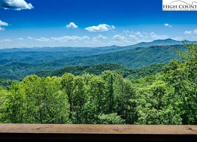 Property at 334 Dogwood Ln, Blowing Rock, NC 28605, 3 beds, 3.5 baths