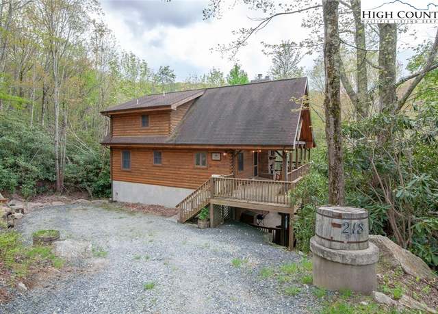 Property at 218 Ridgecrest Cir, Beech Mountain, NC 28604, 3 beds, 3 baths