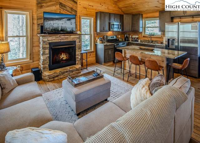 Property at 309 Jackpine Rd, Beech Mountain, NC 28604, 3 beds, 2.5 baths