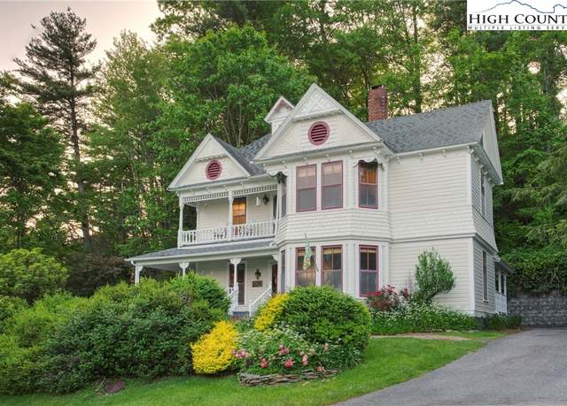 Property at 326 Green St, Blowing Rock, NC 28605, 3 beds, 3.5 baths