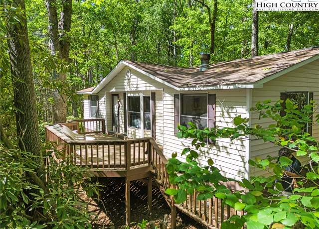 Property at 492 Laurelwood Ln, Boone, NC 28607, 2 beds, 2 baths