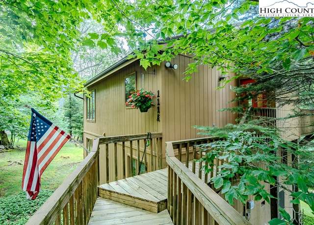 Property at 111A Charter Hills Rd, Beech Mountain, NC 28604, 3 beds, 2.5 baths