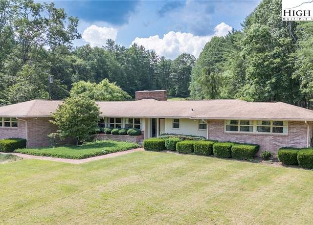 Property at 2992 Three Mile Hwy, Newland, NC 28657, 3 beds, 2.5 baths