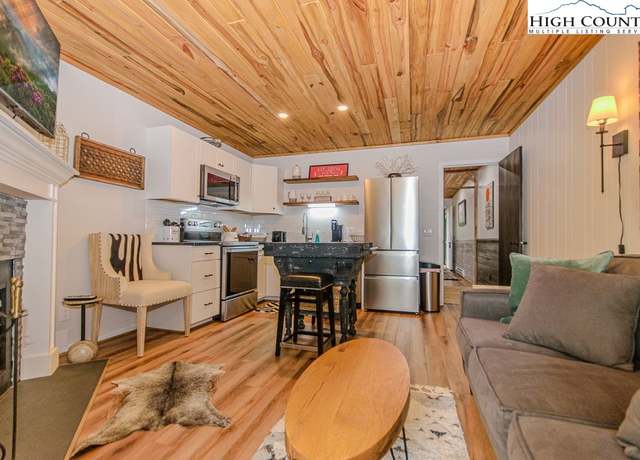 Property at 301 Pinnacle Inn Rd #3232, Beech Mountain, NC 28604, 1 bed, 1 bath