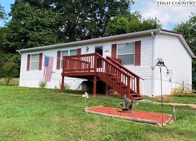 Property at 3945 US Hwy 221 N, Jefferson, NC 28640, 3 beds, 2 baths