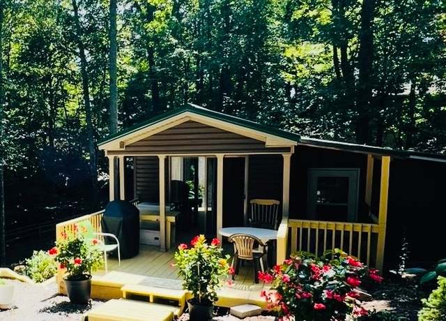 Property at 581 Highland Hills Rd, Newland, NC 28657, 2 beds, 2 baths