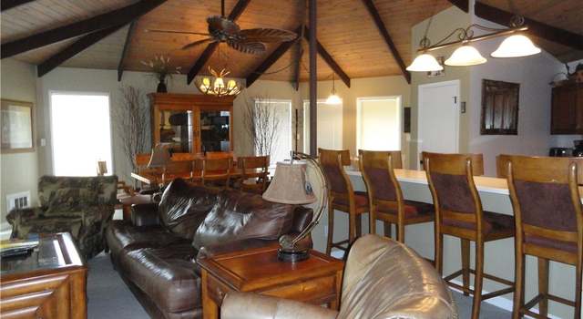 Photo of 113 Skiview Ln, Beech Mountain, NC 28604