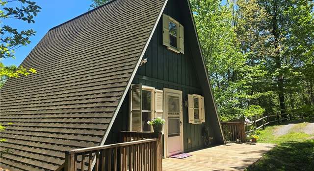 Photo of 142 Tinys Mountain Dr, Deep Gap, NC 28618