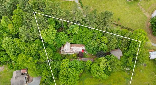 Photo of 150 Meadow St, Newland, NC 28657
