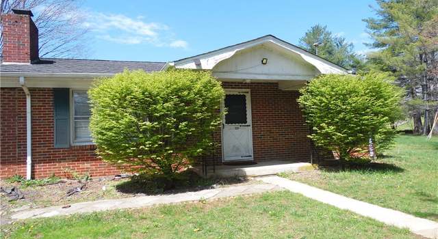 Photo of 150 Pennington Dr, Jefferson, NC 28640