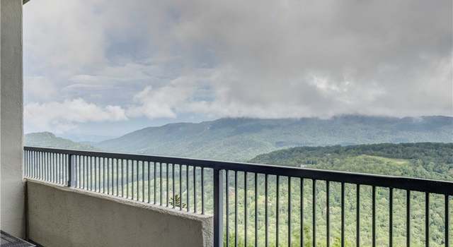 Photo of 303 Sugar Top Dr Unit 2-3226, Sugar Mountain, NC 28604