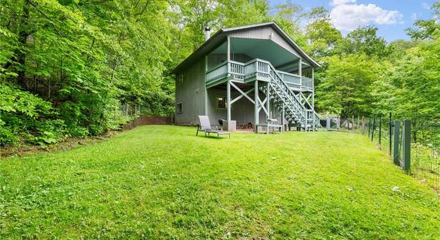 Photo of 391 Apple Valley Rd, Zionville, NC 28698