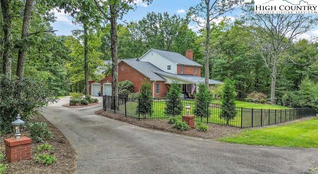 Photo of 177 E Dogwood Dr, West Jefferson, NC 28694