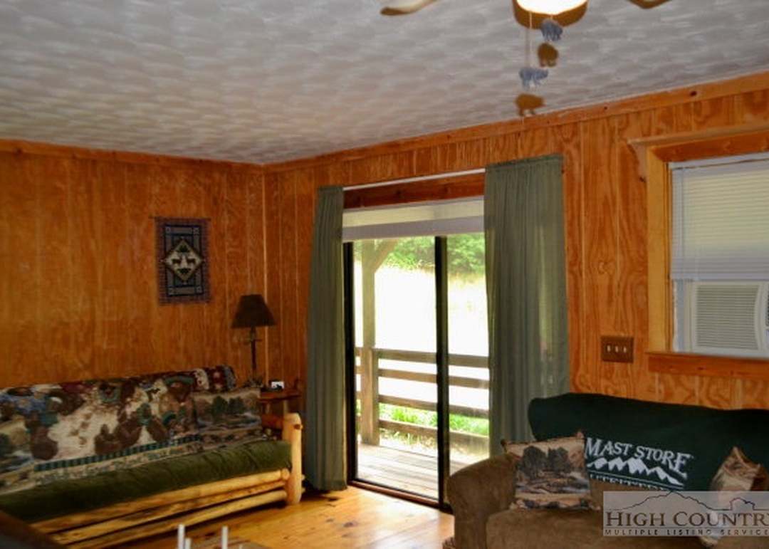 152 Grindstone Ln, Millers Creek, NC 28651
