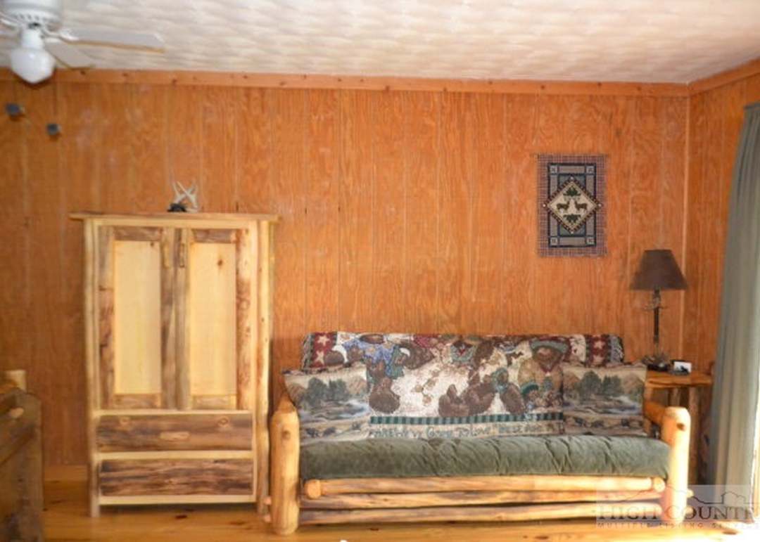 152 Grindstone Ln, Millers Creek, NC 28651