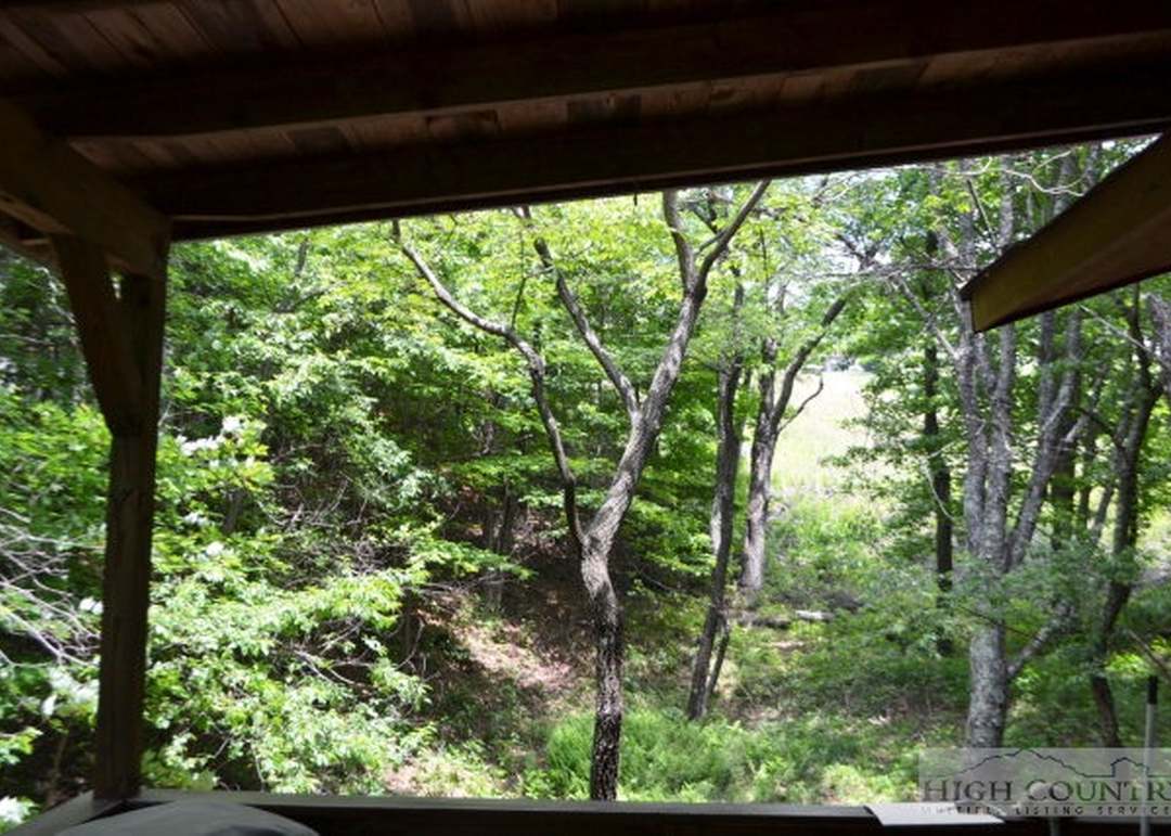 152 Grindstone Ln, Millers Creek, NC 28651