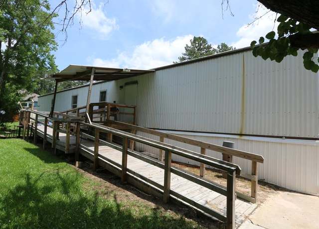 Property at 723 Haywood St, Pineland, TX 75968, 3 beds, 2 baths