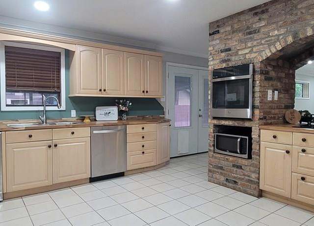 Property at 413 South Temple Dr, Diboll, TX 75941, 4 beds, 2 baths