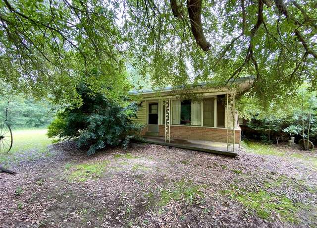 Property at 346 Cr 470, Etoile, TX 75944, 2 beds, 1 bath