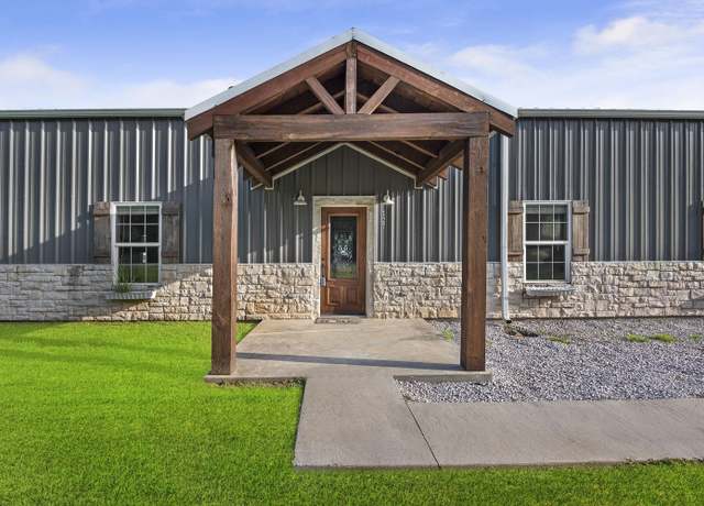Property at 127 Angelina Dr, Brookeland, TX 75931, 3 beds, 2 baths