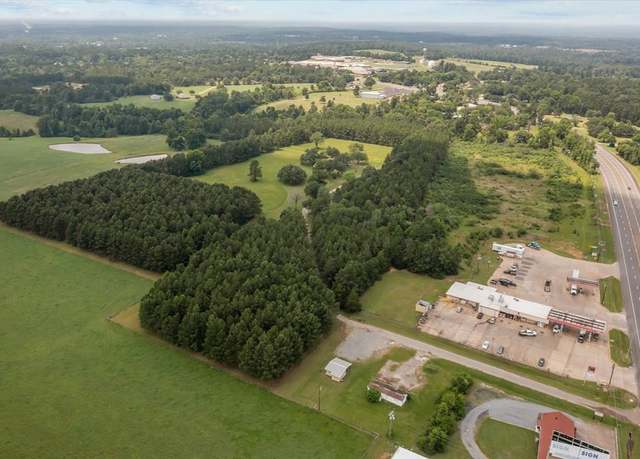 Property at 463 Allen Dr, Pollok, TX 75969, 4 beds, 3.5 baths