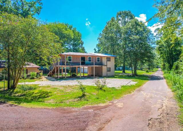 Property at 280 Clyde St, Zavalla, TX 75980, 2 beds, 1 bath