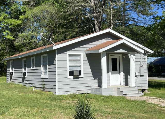 Property at 1309 Roberts St, Jasper, TX 75951, 3 beds, 1 bath