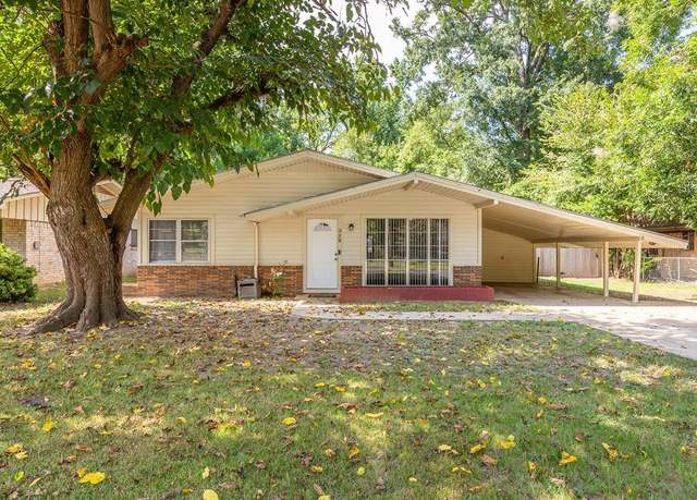 Property at 322 Lenwood Dr, Nacogdoches, TX 75964, 3 beds, 2 baths