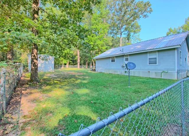 Property at 910 Lakeshore Dr, Hemphill, TX 75948, 2 beds, 1 bath
