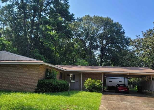 Property at 207 Verna St, Jasper, TX 75951, 3 beds, 2 baths