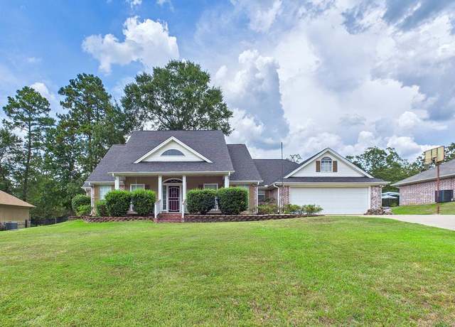 Property at 1014 Redbud Ln, Diboll, TX 75941, 3 beds, 2.5 baths