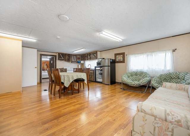 Property at 188 Miller St, Zavalla, TX 75980, 3 beds, 1 bath