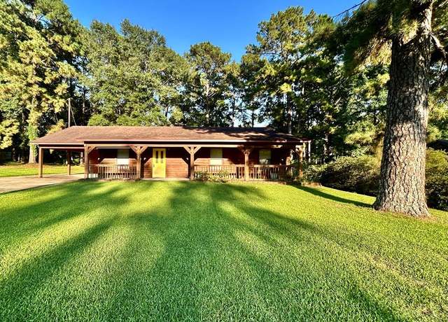 Property at 100 Chris St, Jasper, TX 75951, 3 beds, 2 baths