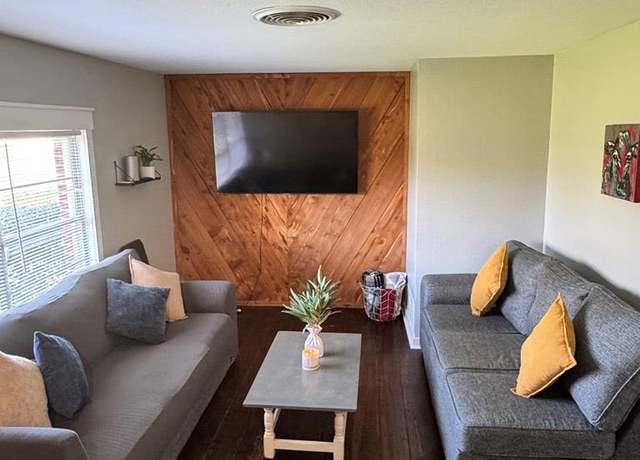 Property at 231 Miller St, Alto, TX 75033, 3 beds, 2 baths