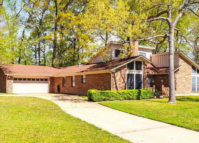 Property at 6 Parkway Plz, Lufkin, TX 75904, 3 beds, 2 baths