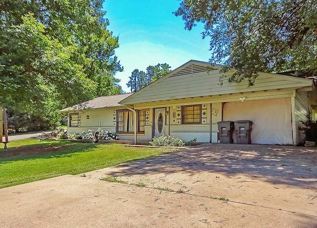 Property at 405 Meadowbrook Dr, Nacogdoches, TX 75964, 3 beds, 2 baths