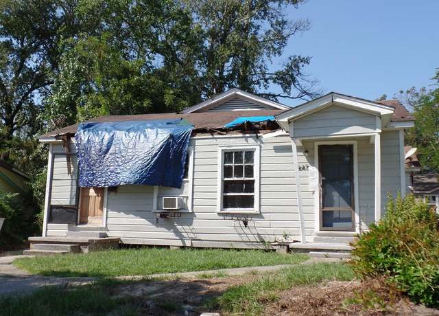 Property at 443-445 3rd St, Jasper, TX 75931, 1 bed, 1 bath