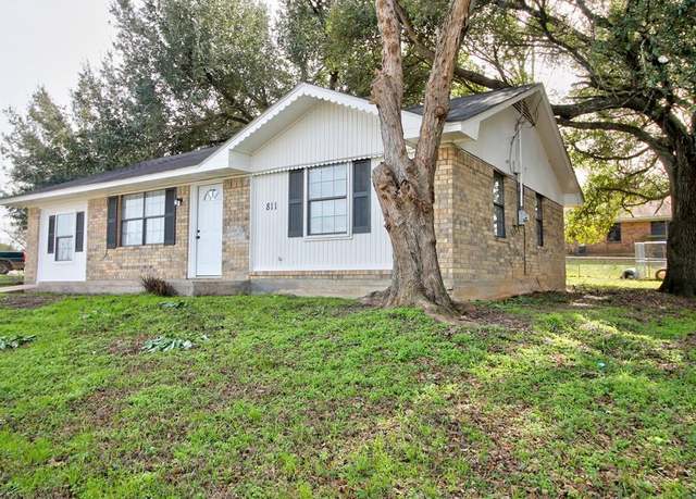 Property at 811 Overstreet Cir, Crockett, TX 75835, 3 beds, 1 bath