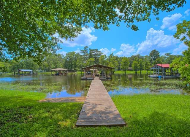 Property at 260 Oakleaf Cir, Hemphill, TX 75948, 3 beds, 2.5 baths