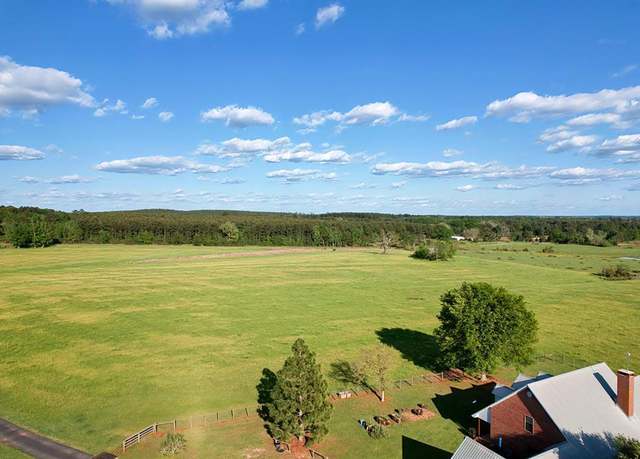 Property at 1512 Fm 1, San Augustine, TX 75972, 5 beds, 3.5 baths