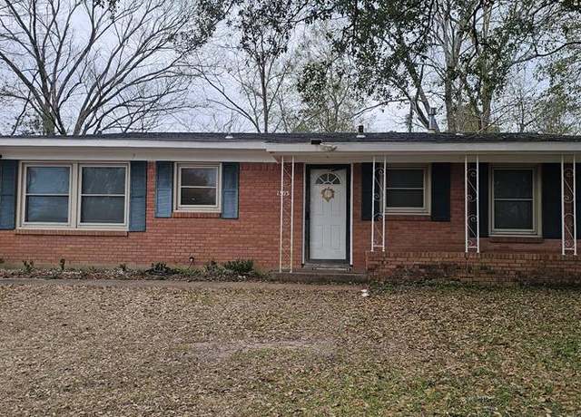 Property at 1303 Esther Blvd, Lufkin, TX 75901, 3 beds, 1 bath