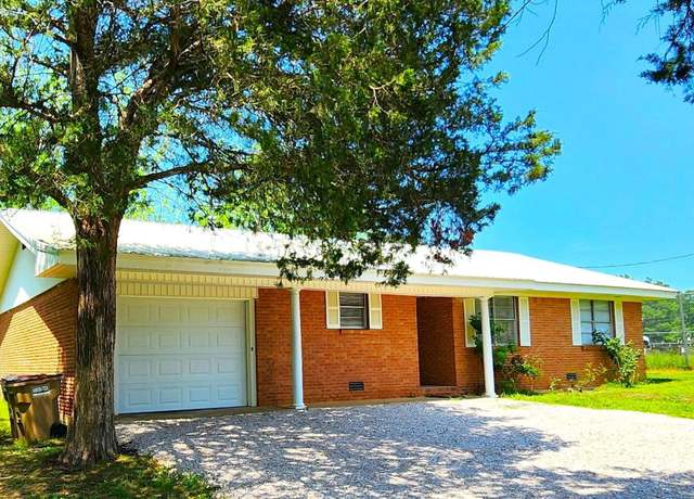 Property at 1100 Worth St, Hemphill, TX 75948, 3 beds, 2 baths